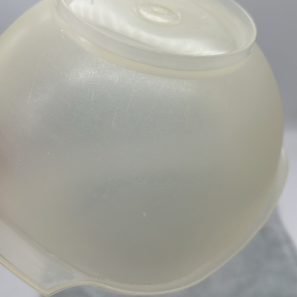 Tupperware Vintage Nesting Servalier Bowls—No Lids/Clear#836-8/Red#836-6 - Picture 7 of 12